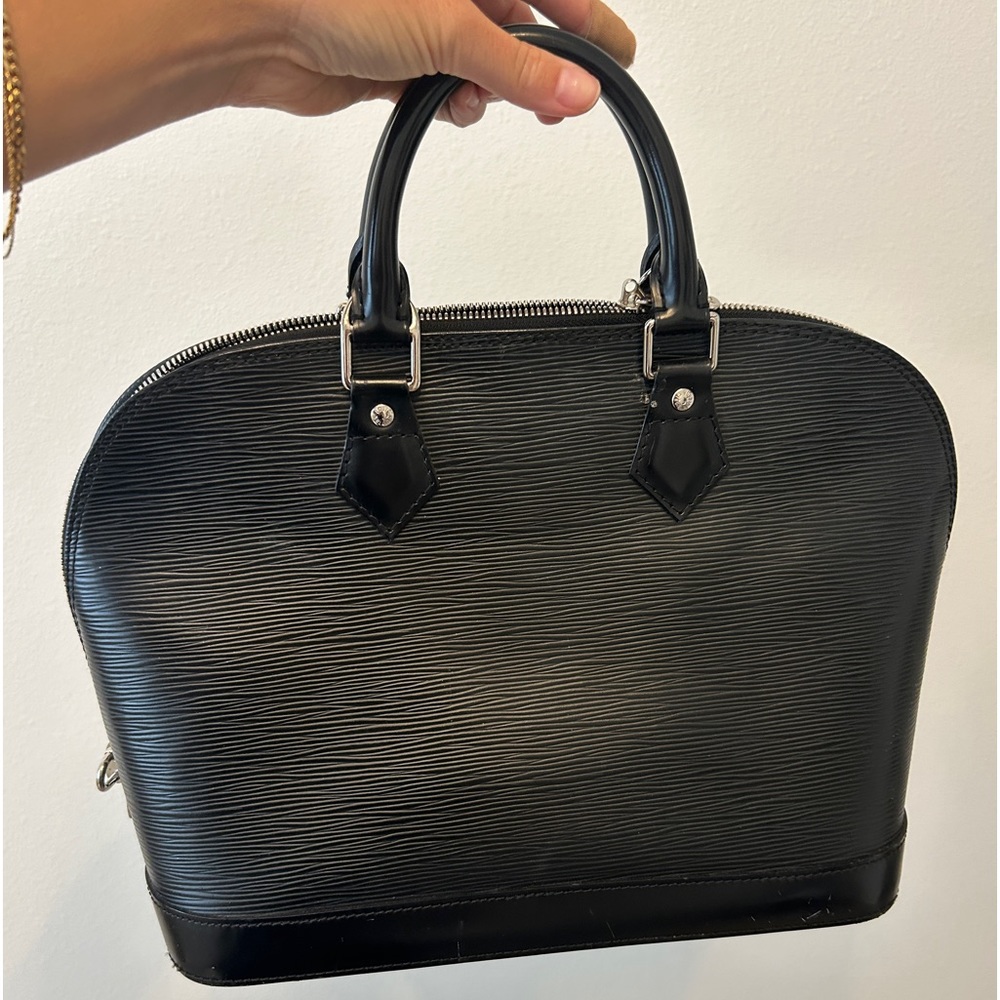 Louis Vuitton Alma PM Epi Leather